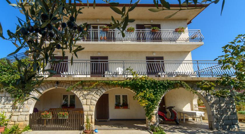 Apartmani Katica Kornic Exterior photo