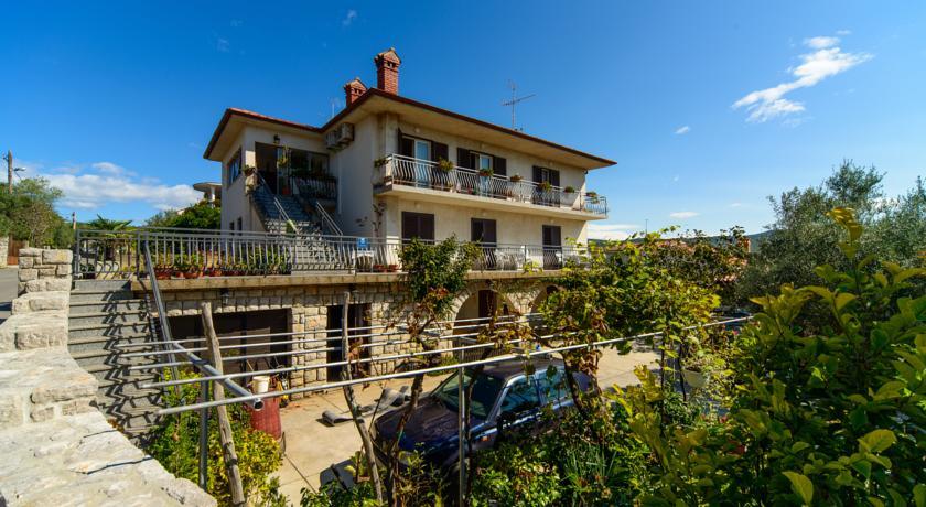 Apartmani Katica Kornic Exterior photo