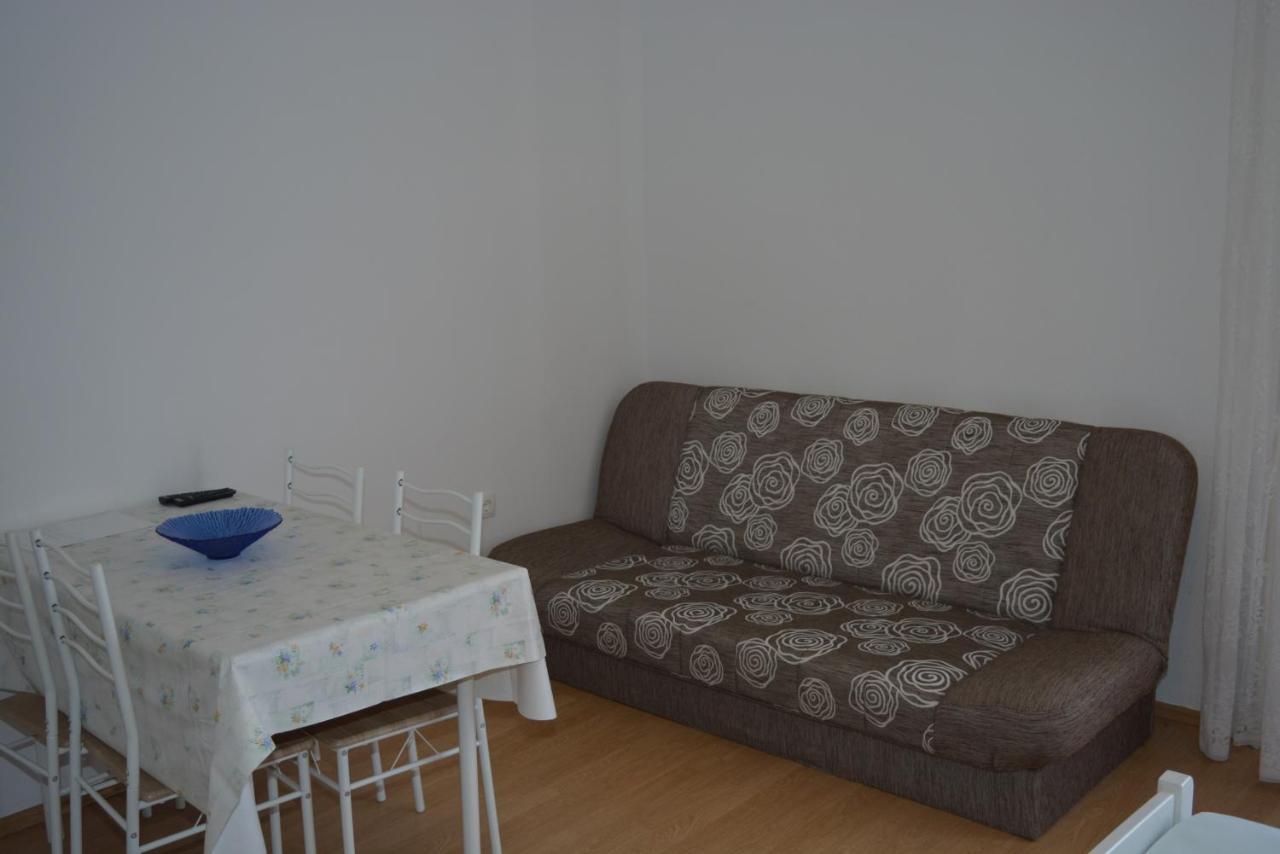 Apartmani Katica Kornic Exterior photo