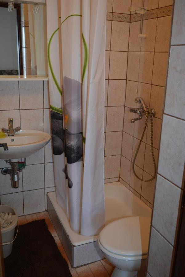 Apartmani Katica Kornic Exterior photo